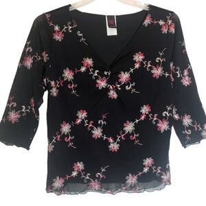 Wrapper women's 2X embellished embroidery front sheer sleeves pullover top. 5099